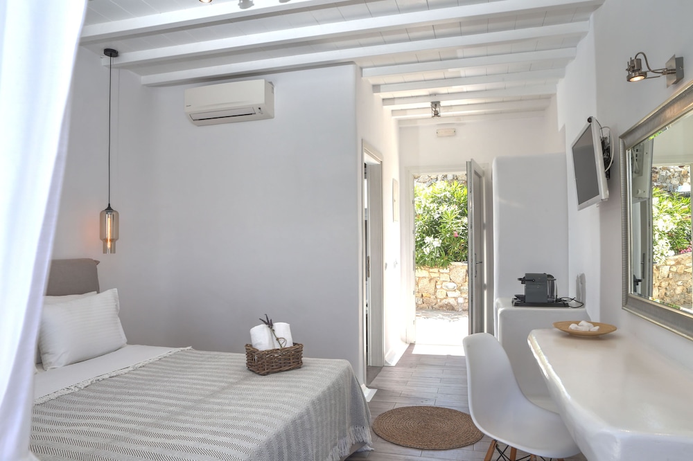 DELUXE, SEA VIEW