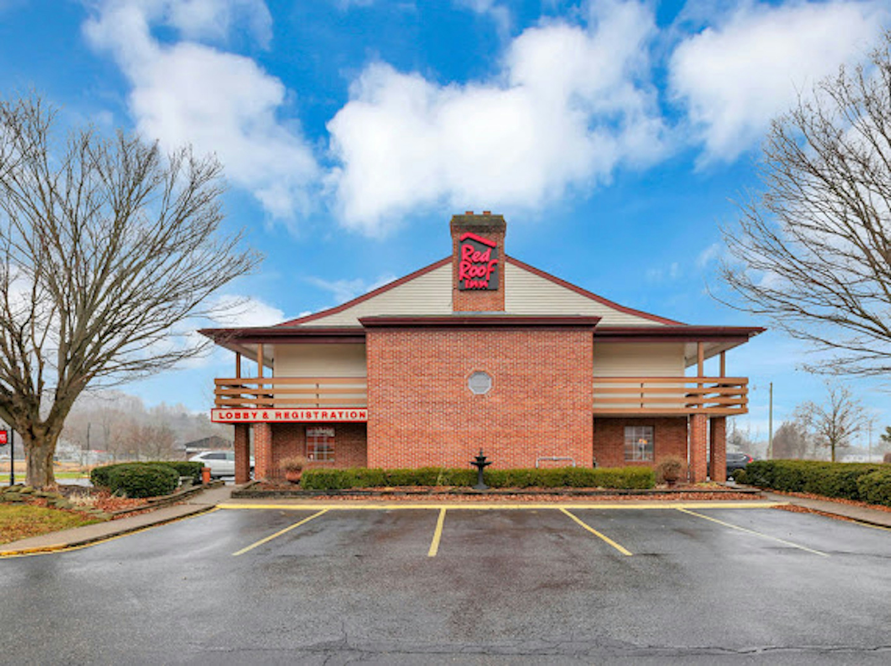 Red Roof Inn Uhrichsville 3/33