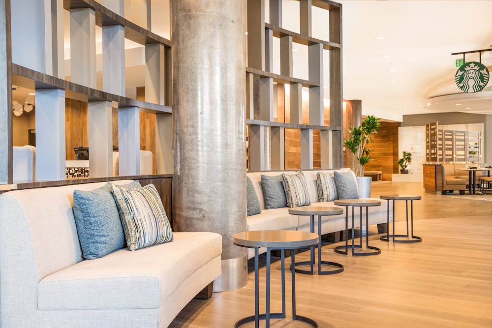 Courtyard by Marriott Seattle Bellevue/Downtown 28/38