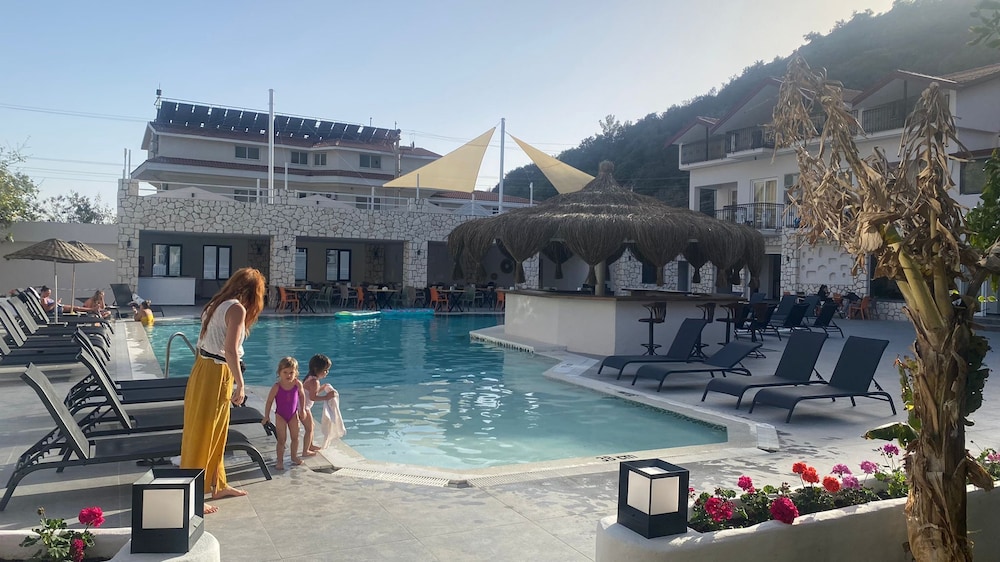 Akdeniz Beach 3/21