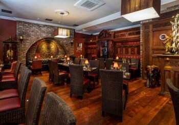 Treacys Hotel Enniscorthy 48/63