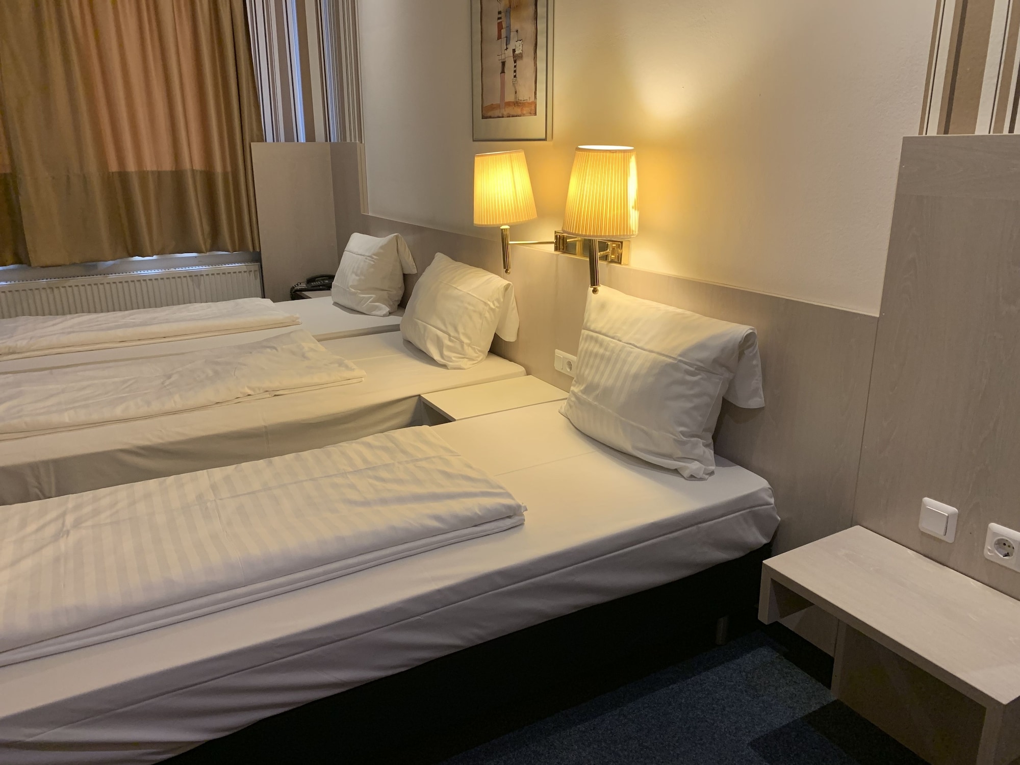 ROOM, TRIPLE