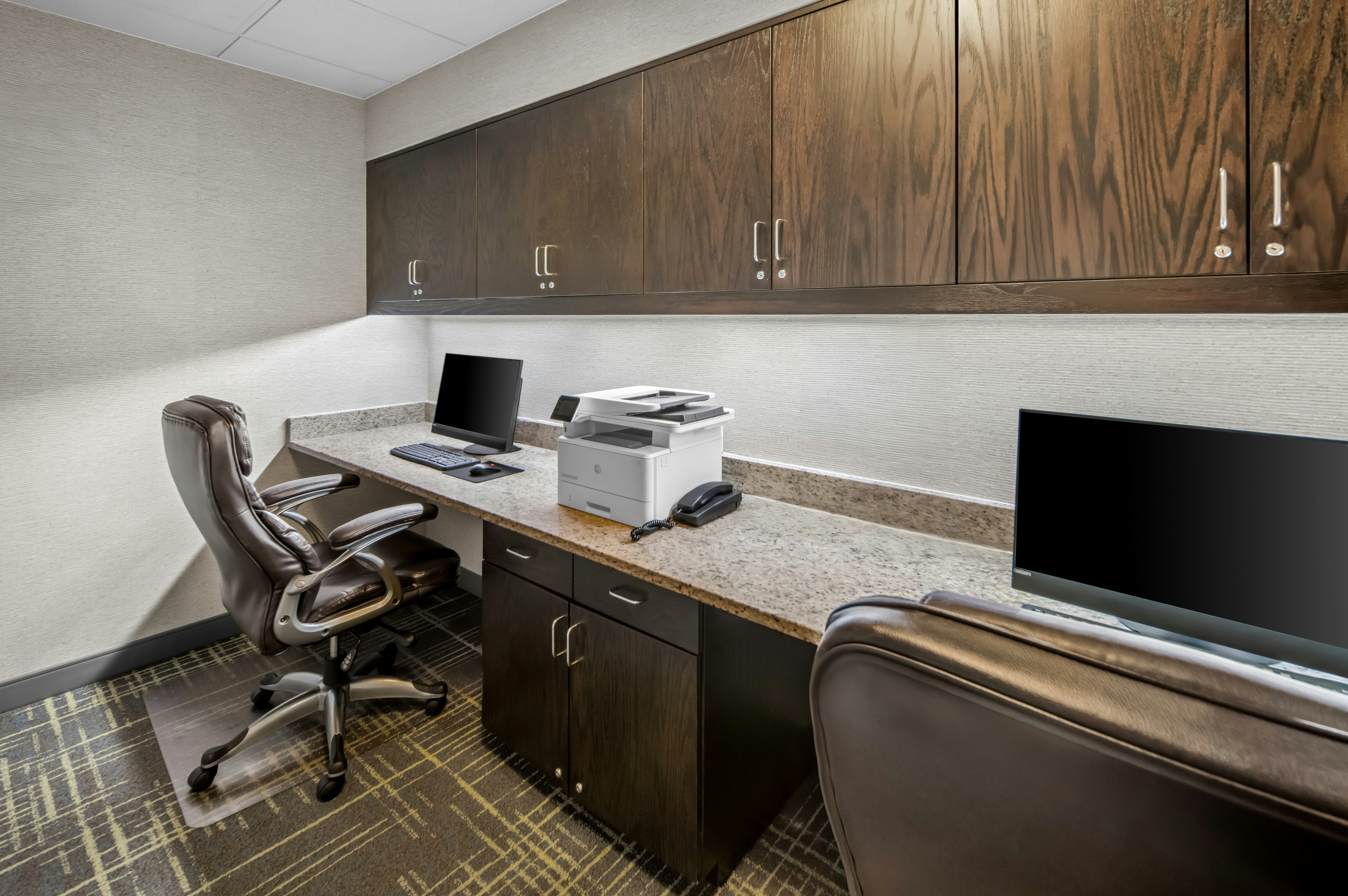 Hampton Inn & Suites Camp Springs/ Andrews Afb 21/29