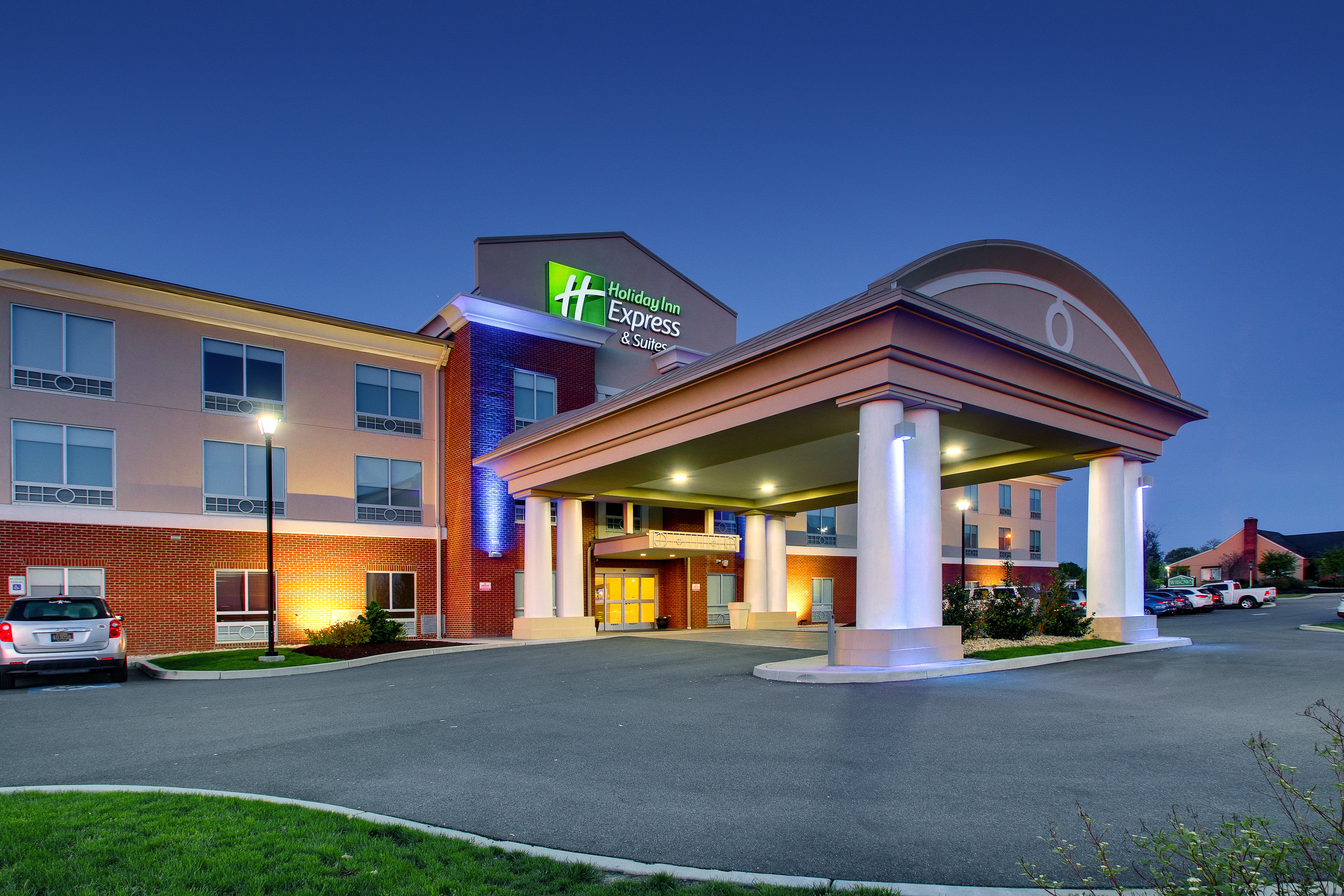 Holiday Inn Express Suites Lancaster East Strasburg 50/52