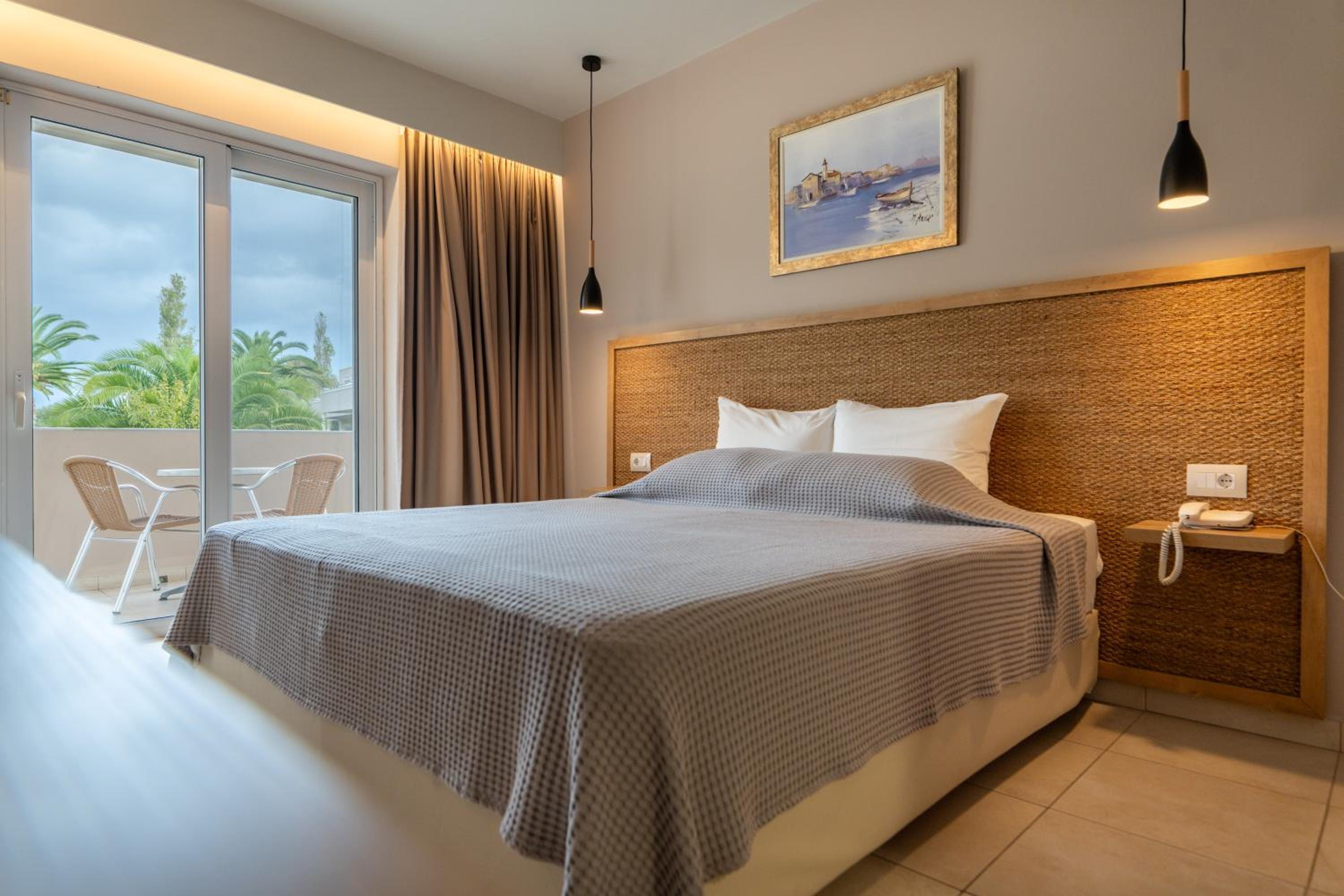 Esperia Hotel 15/50