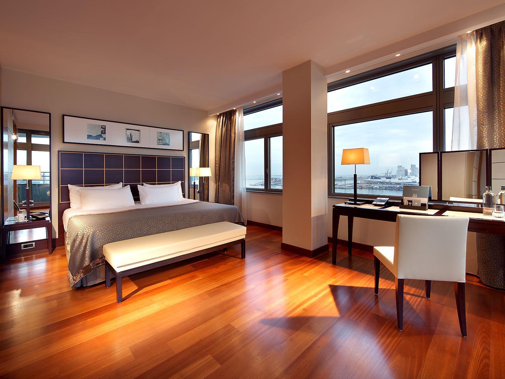 Marina, Suite, King Bed