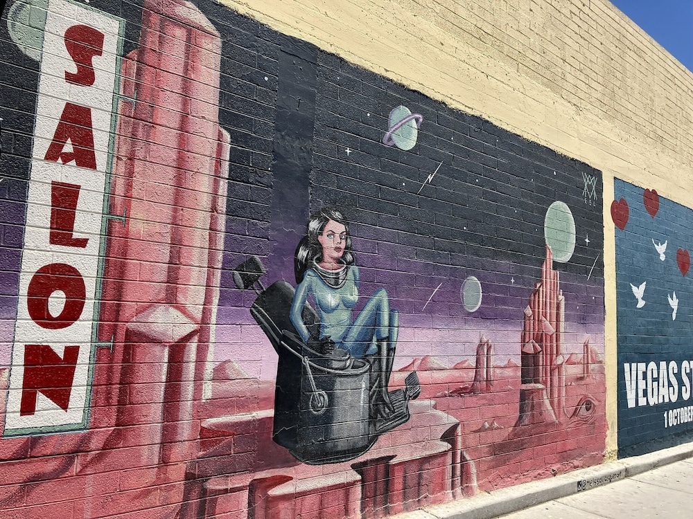 Desert Moon Motel 38/63