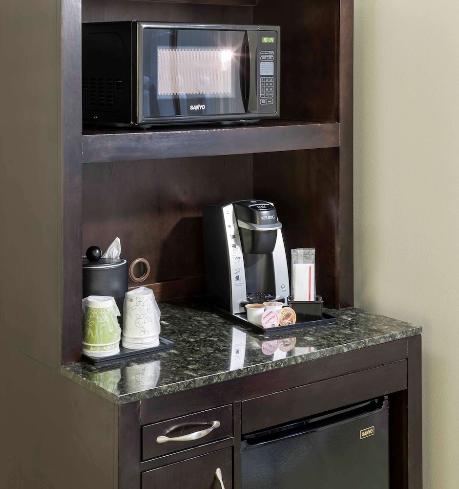 Hilton Garden Inn Dallas-Lewisville 21/79