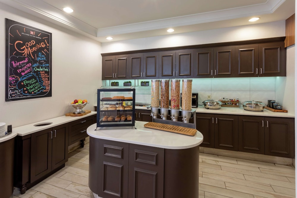 Hilton Garden Inn Minneapolis/Bloomington, MN 36/46