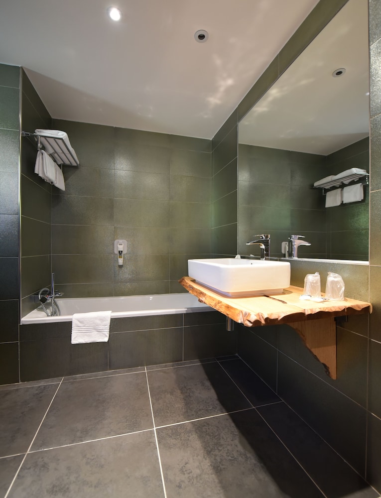 Mercure Brignoles Golf de Barbaroux and Spa 5/73