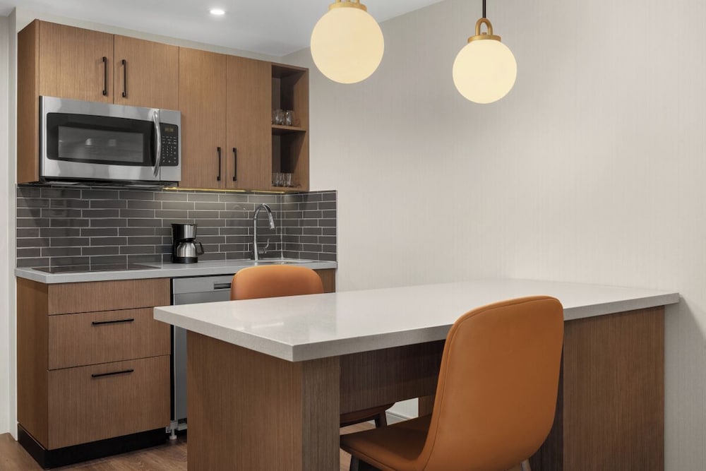 Hyatt House Mississauga Airport Corporate Centre 4/44