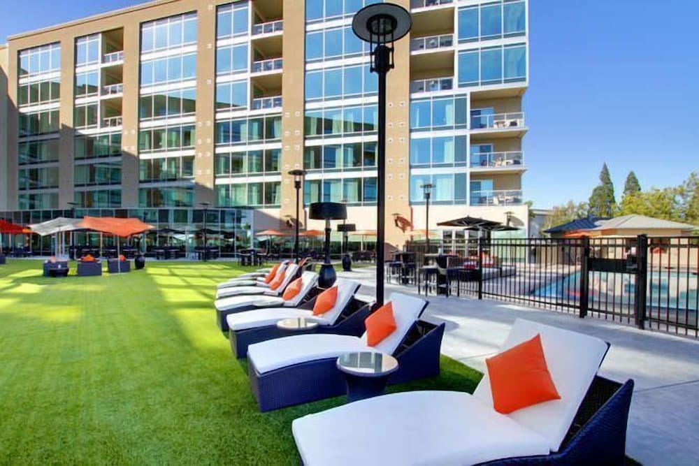 University Plaza Waterfront Hotel 47/50