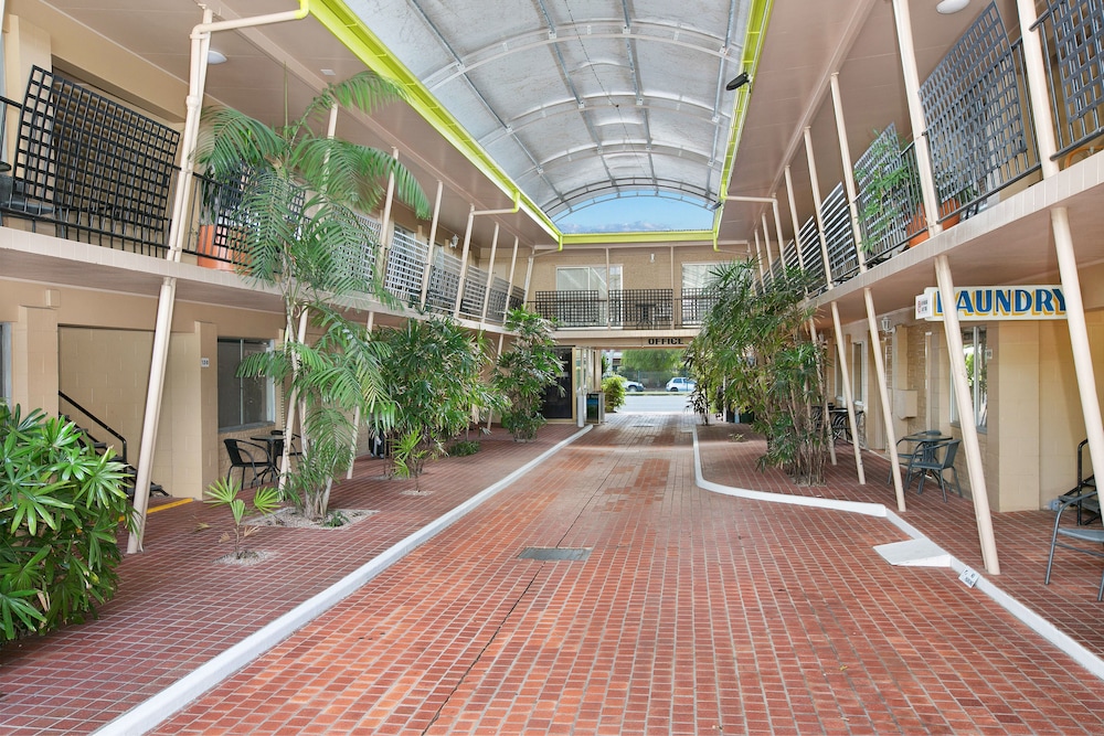 Hotel Tropiq 7/95