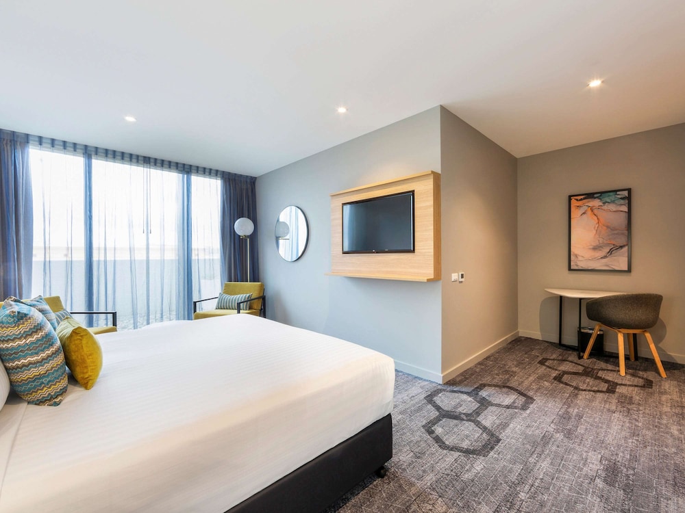 Mercure Canberra Belconnen 14/69
