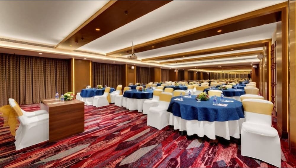 The Fern An Ecotel Hotel Goregaon 54/64