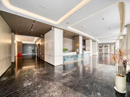 Huzhou Redwood Room Hotel (Taihu Moon Plaza) 11/35