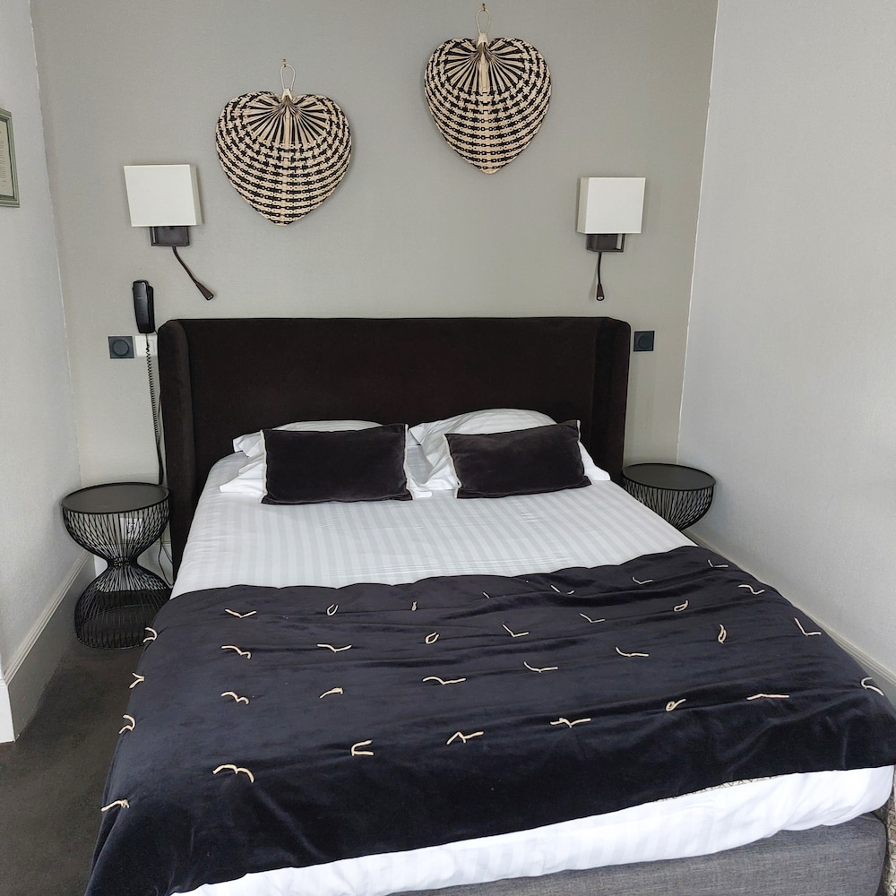 Hotel the Originals Saint Valery Sur Somme La Colonne de Bronze Ex In 35/71