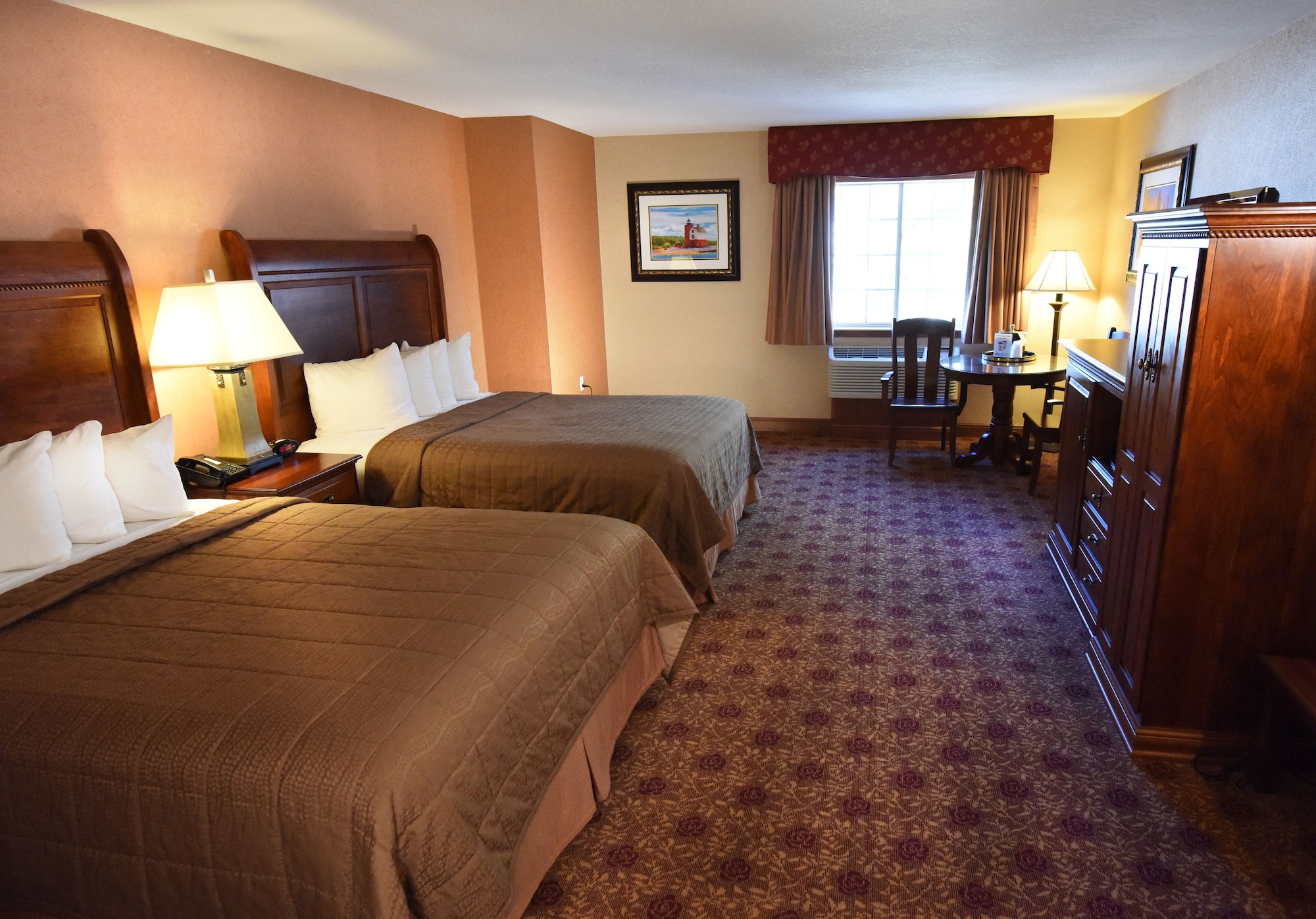 STANDARD, 2 QUEEN BEDS