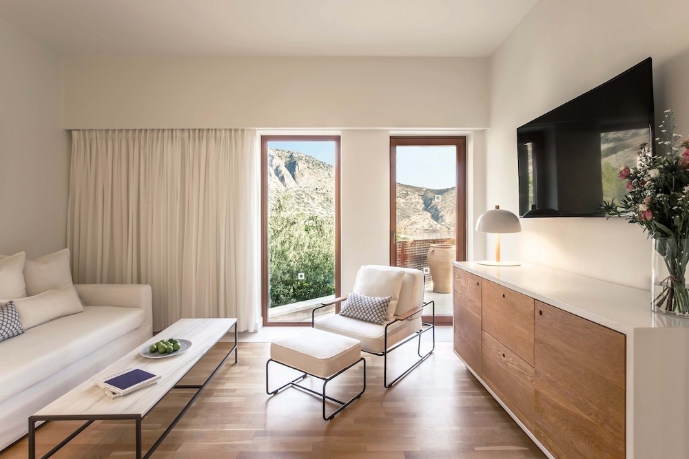 DELUXE, SUITE, SEA VIEW