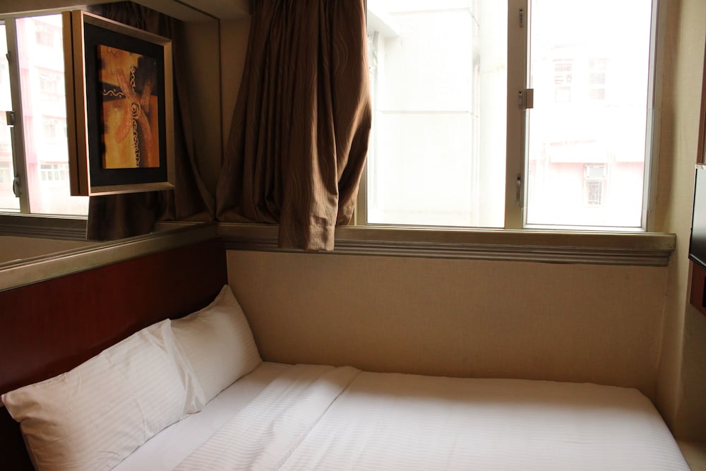 ORIENTAL LANDER HOTEL 12/41