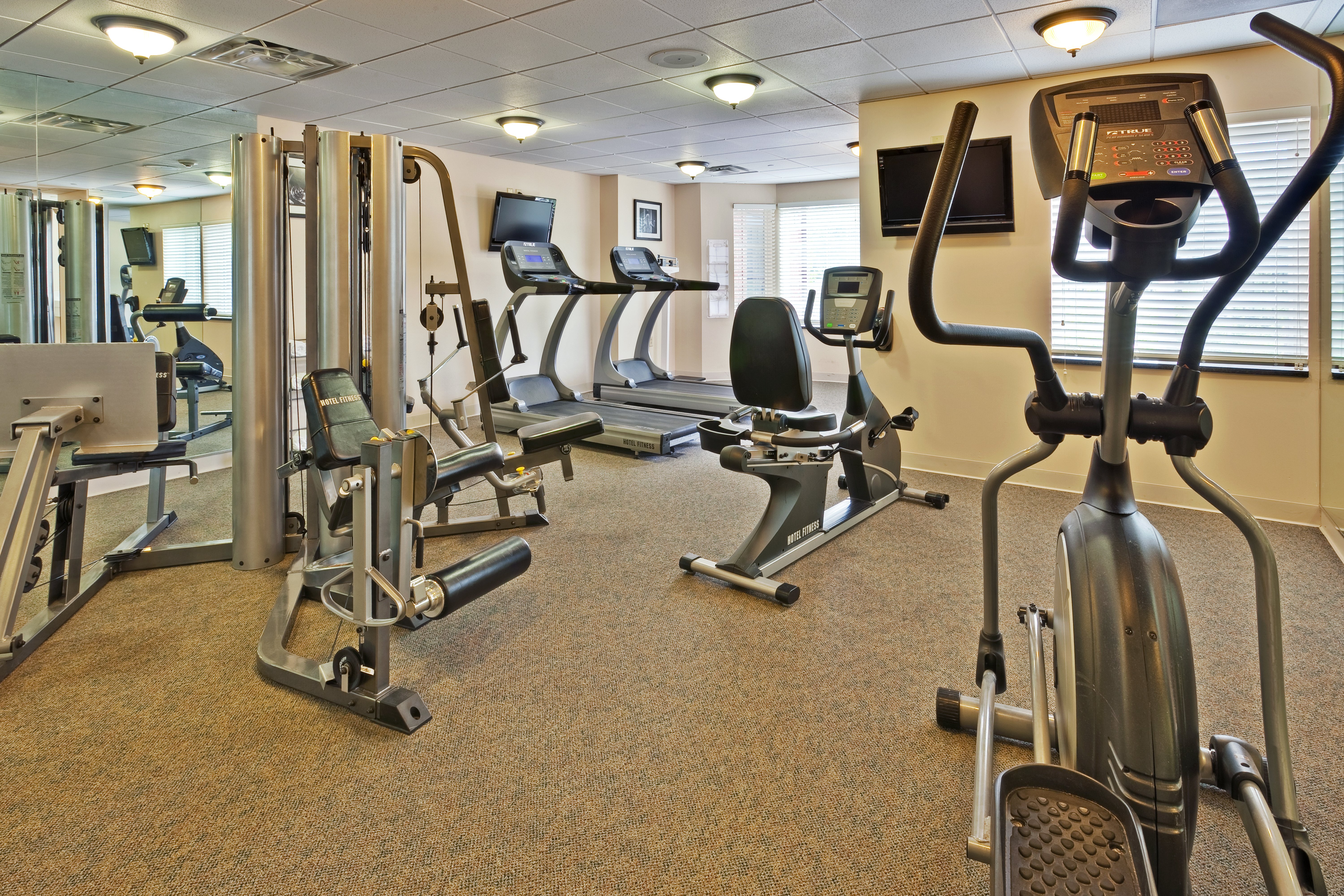 STAYBRIDGE SUITES ROCHESTER - UNIVERSITY 39/78