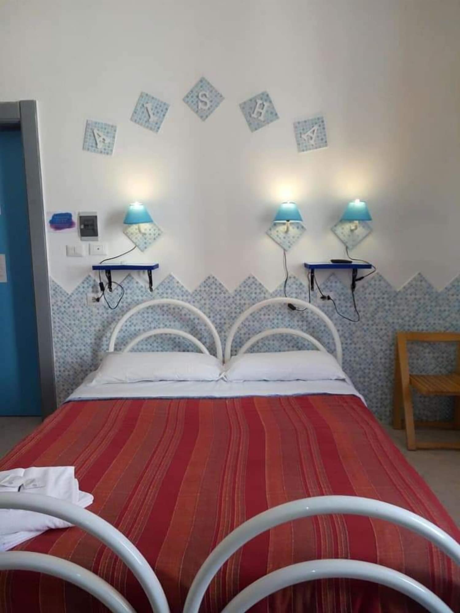 DELUXE, DOUBLE OR TWIN BED, HOT TUB