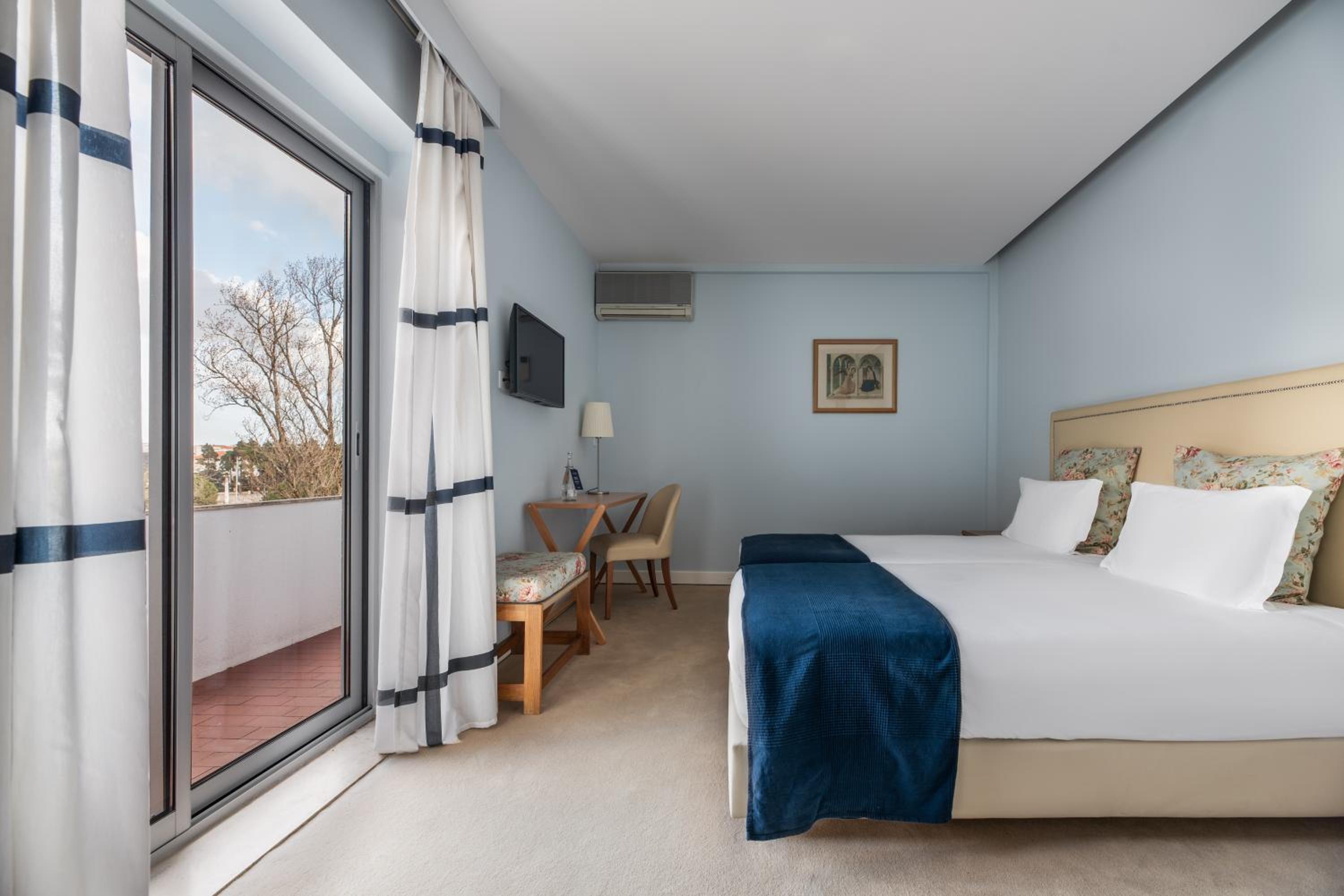 Room, Twin Beds, Sanctuary View, Balcony