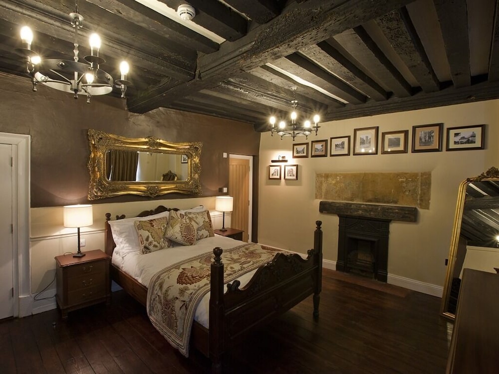 The New Inn 11/50