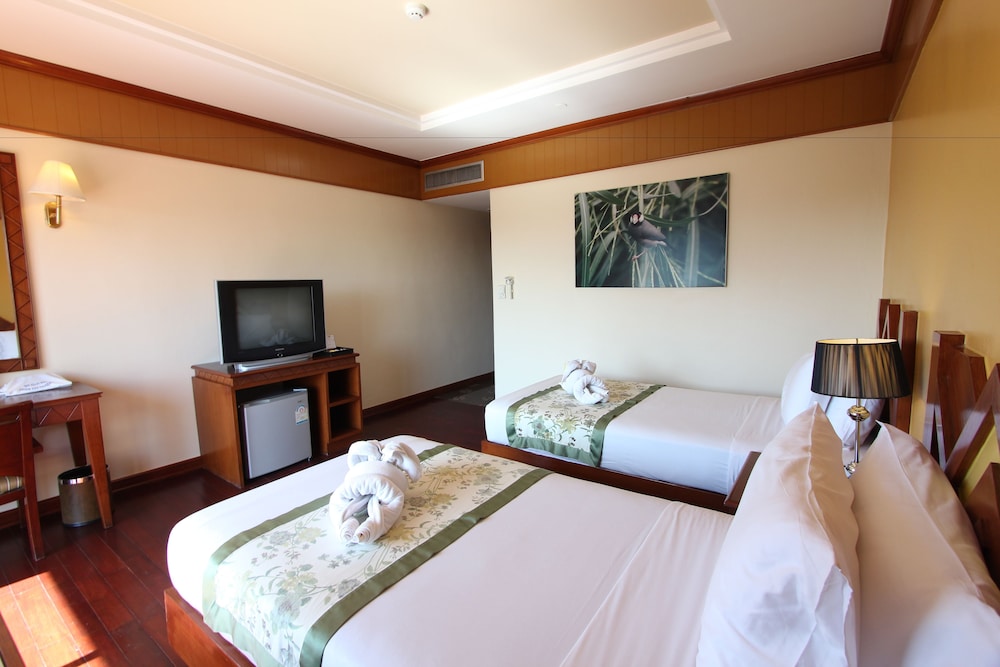 SUPERIOR, DOUBLE OR TWIN BED, CITY VIEW