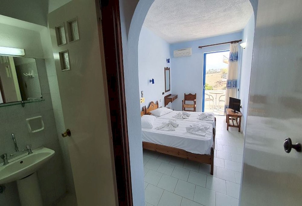Stella Beach Hotel 36/37
