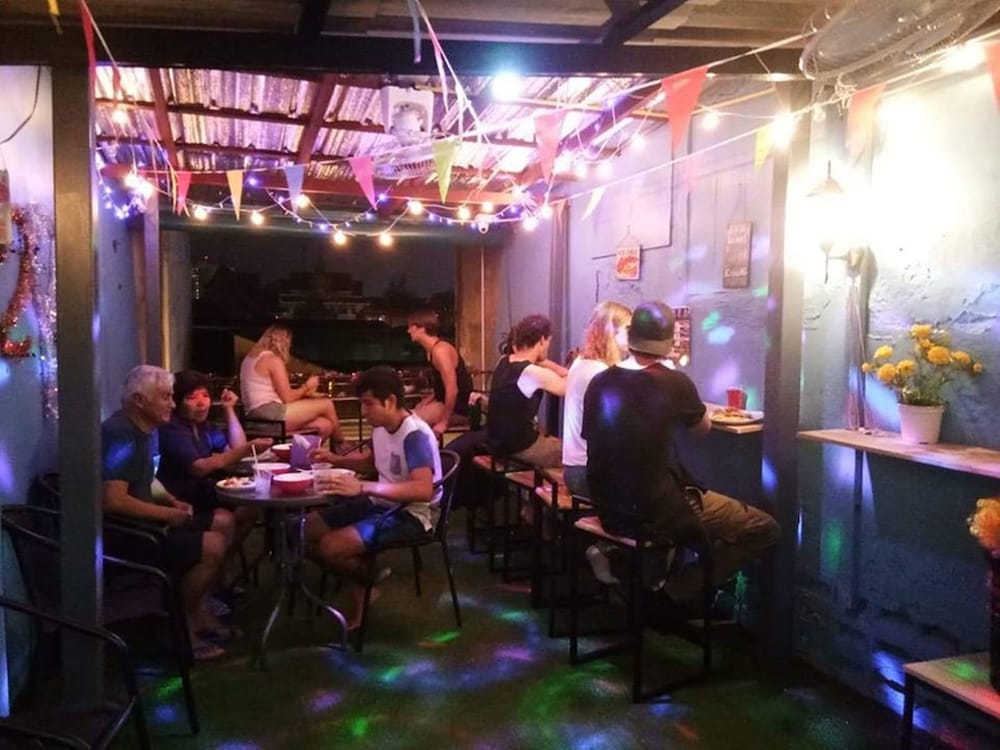 Zee Thai Hostel (Thaitone Hostel) 27/69