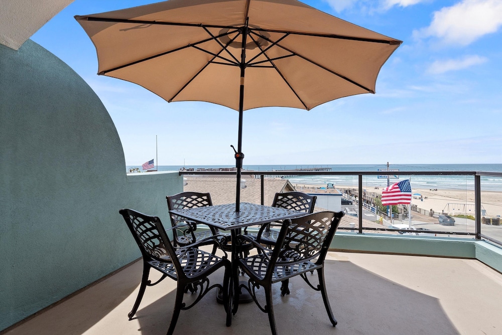 Beach House Inn & Suites 26/50