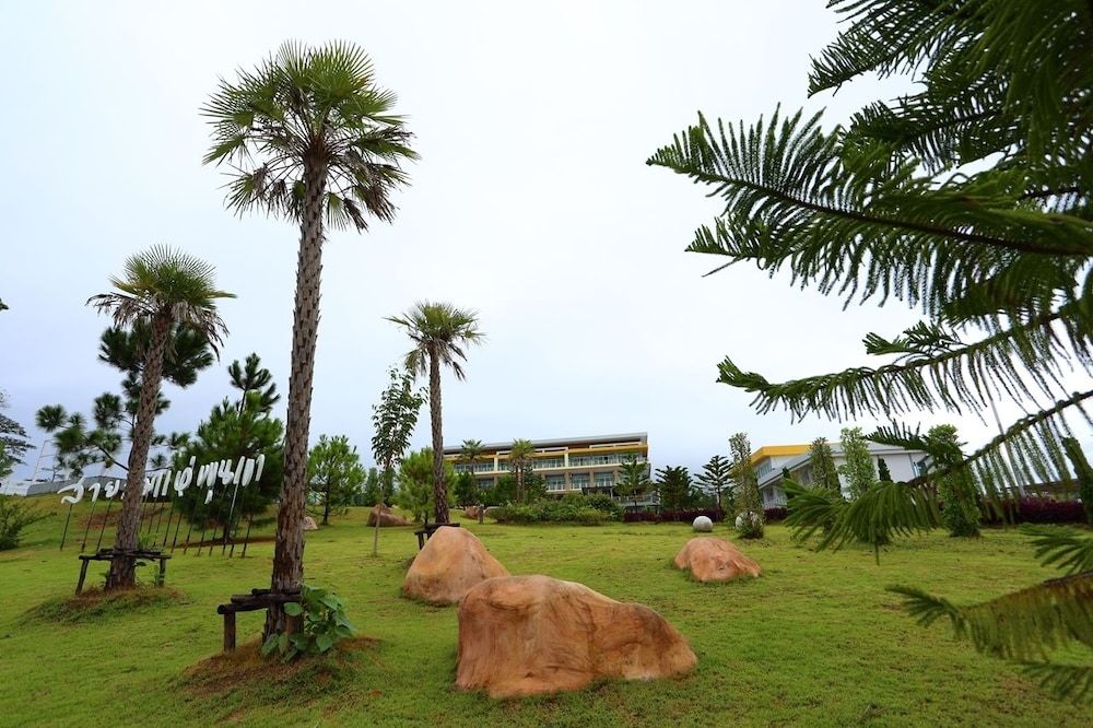 Breeze Hill Hotel 41/50