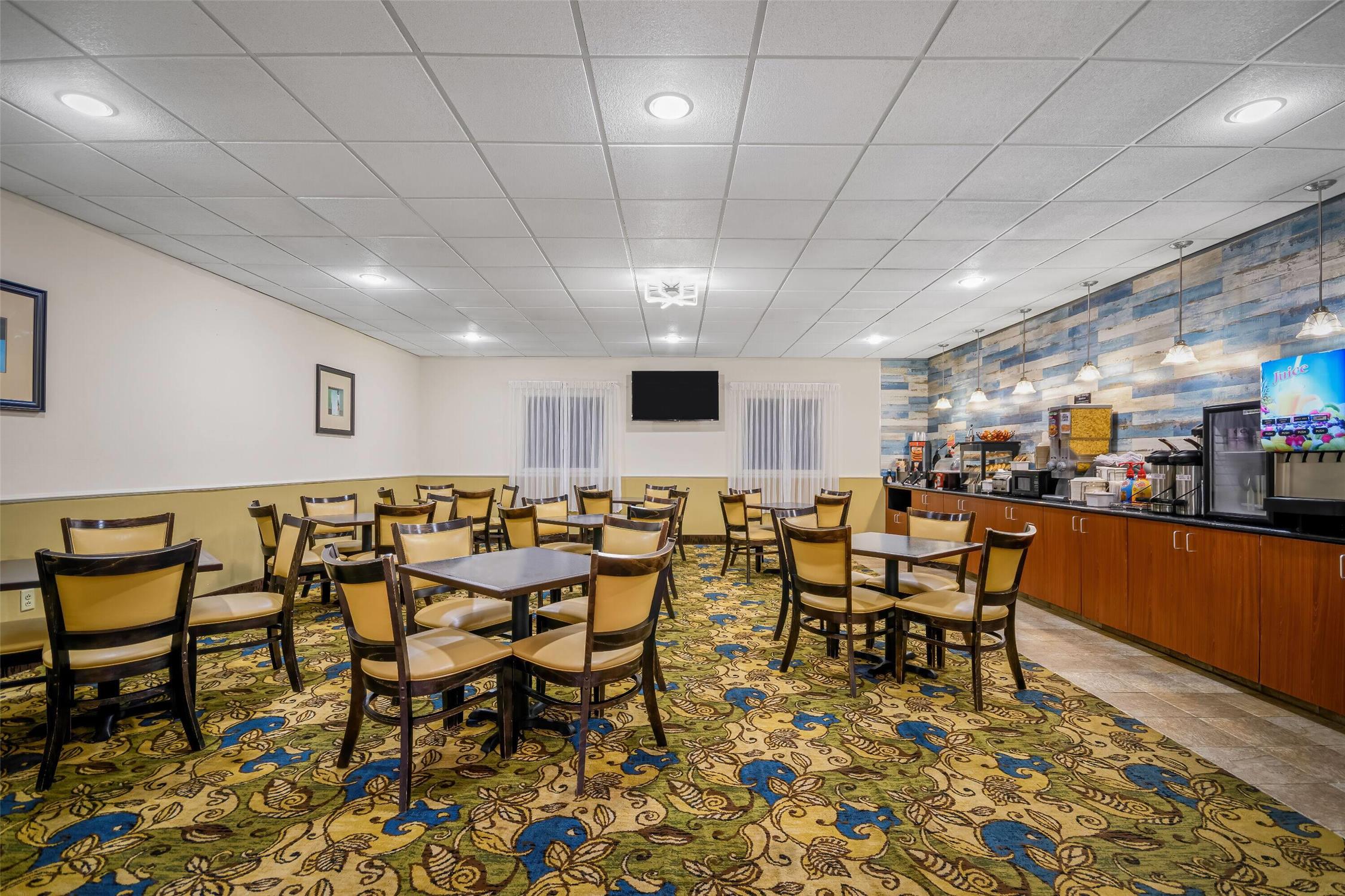 La Quinta Inn Suites By Wyndham Stonington Mystic Area 44/59