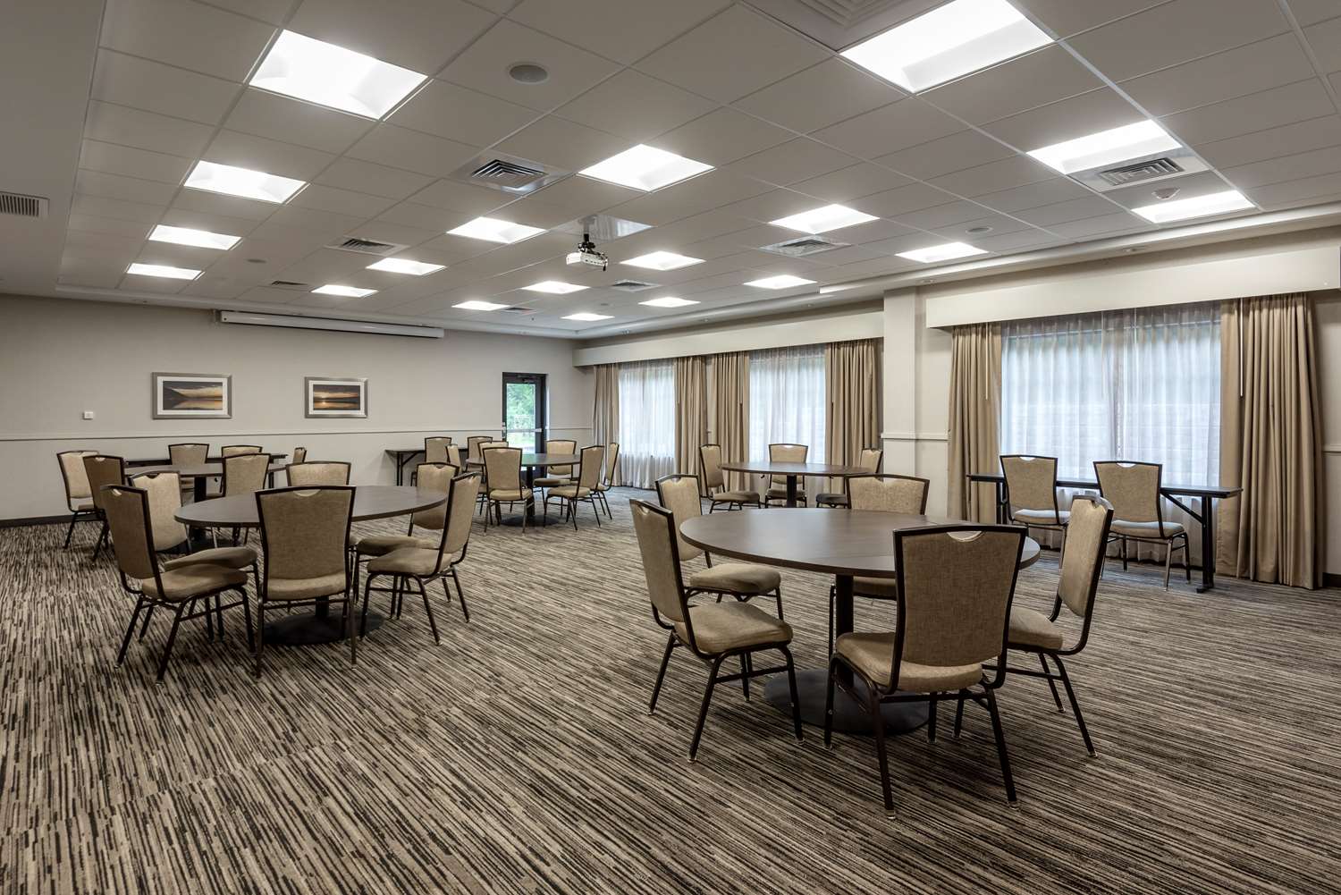 Best Western Plus The Hammondsport Hotel 43/51