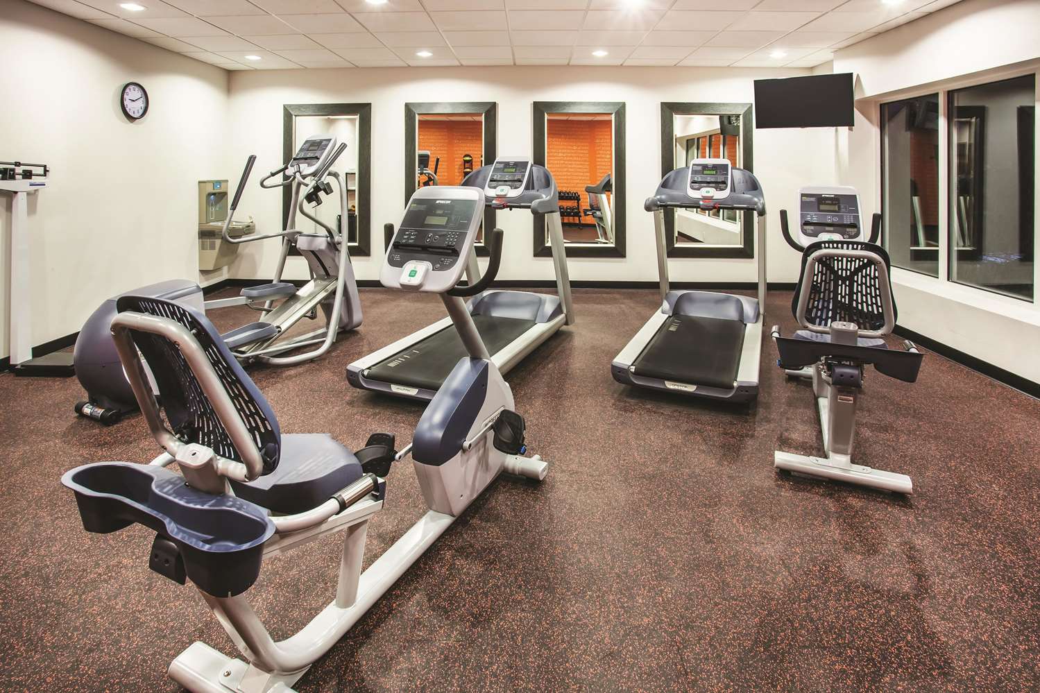 La Quinta Inn & Suites by Wyndham St. Paul-Woodbury 20/46