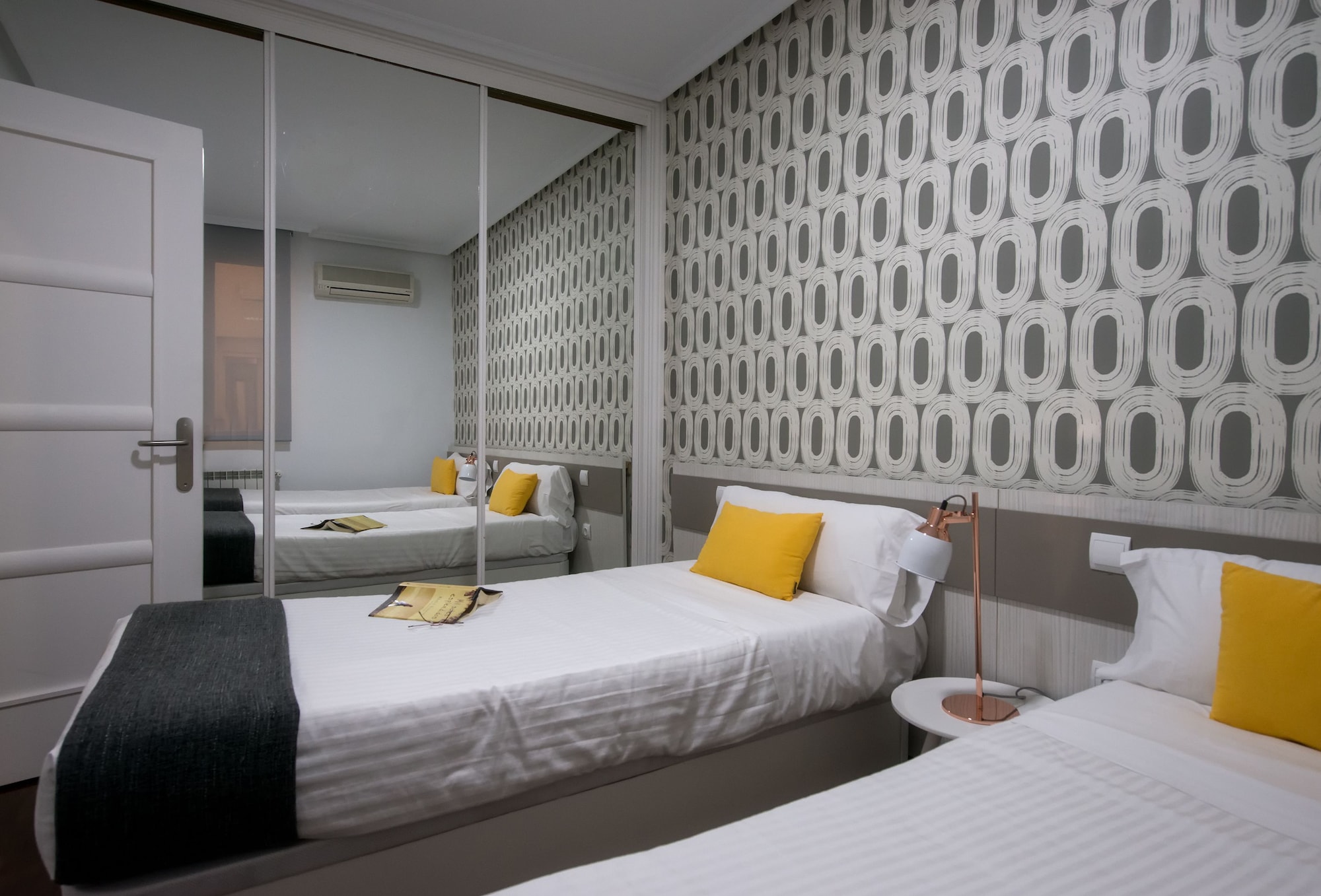 1 Bedroom, Apartment, 3 Beds, Sofa