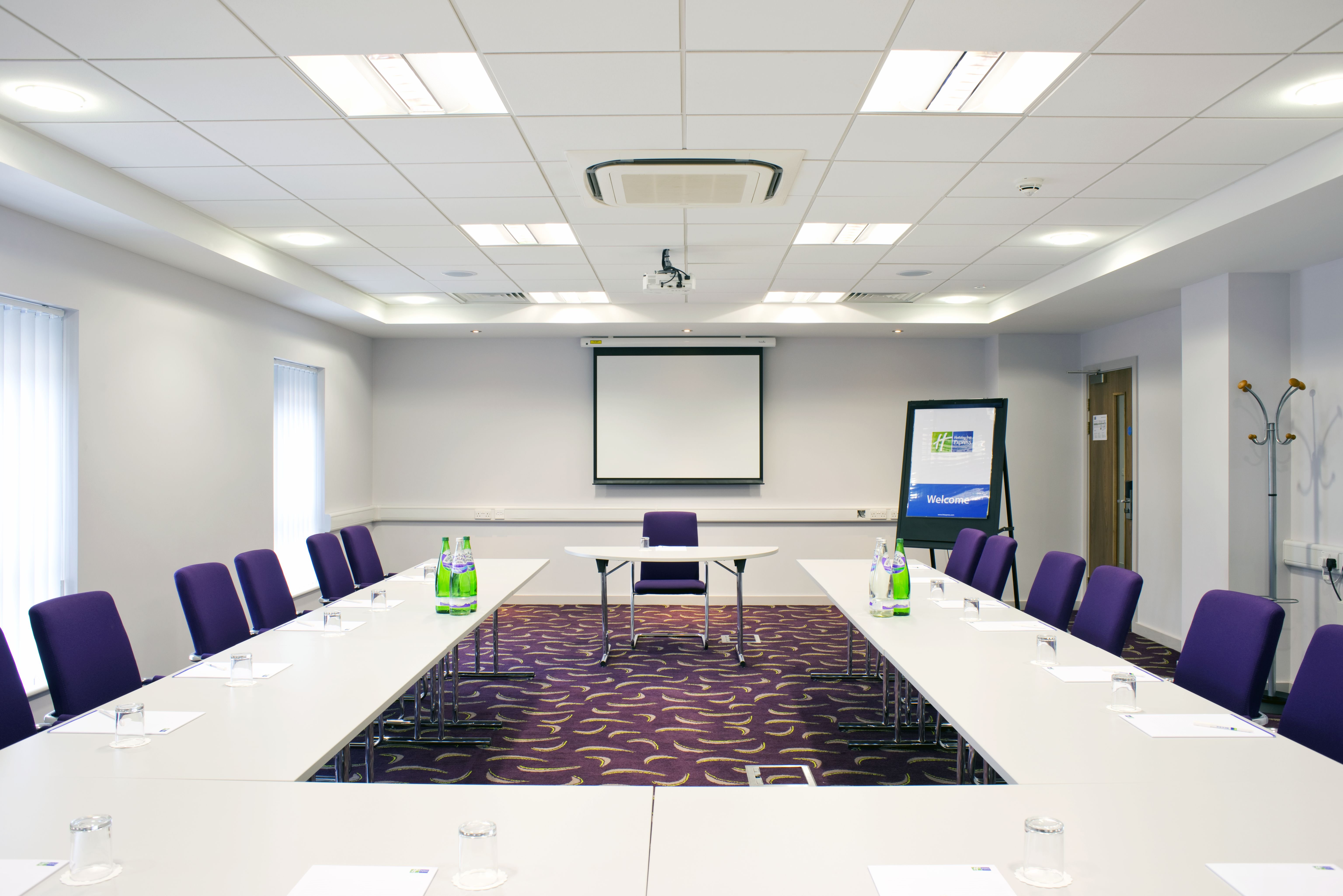 Holiday Inn Express Dunstable 18/26