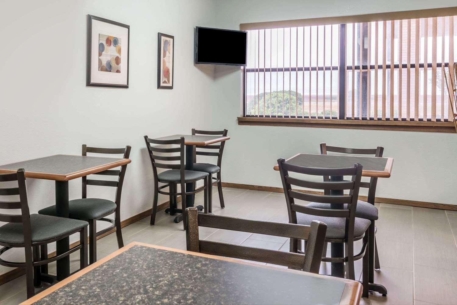Knights Inn Slaton 7/8