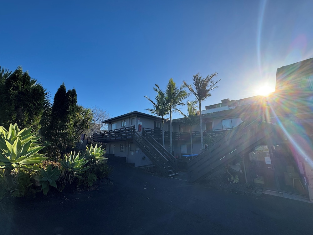 Siesta Motel 48/57