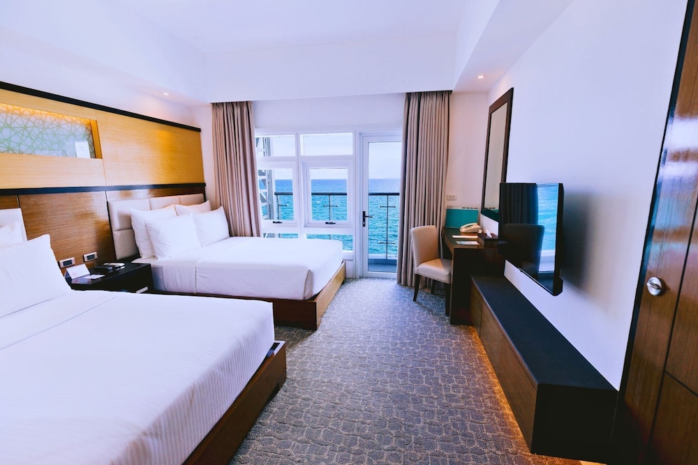 Deluxe, 2 Double Beds, Sea View