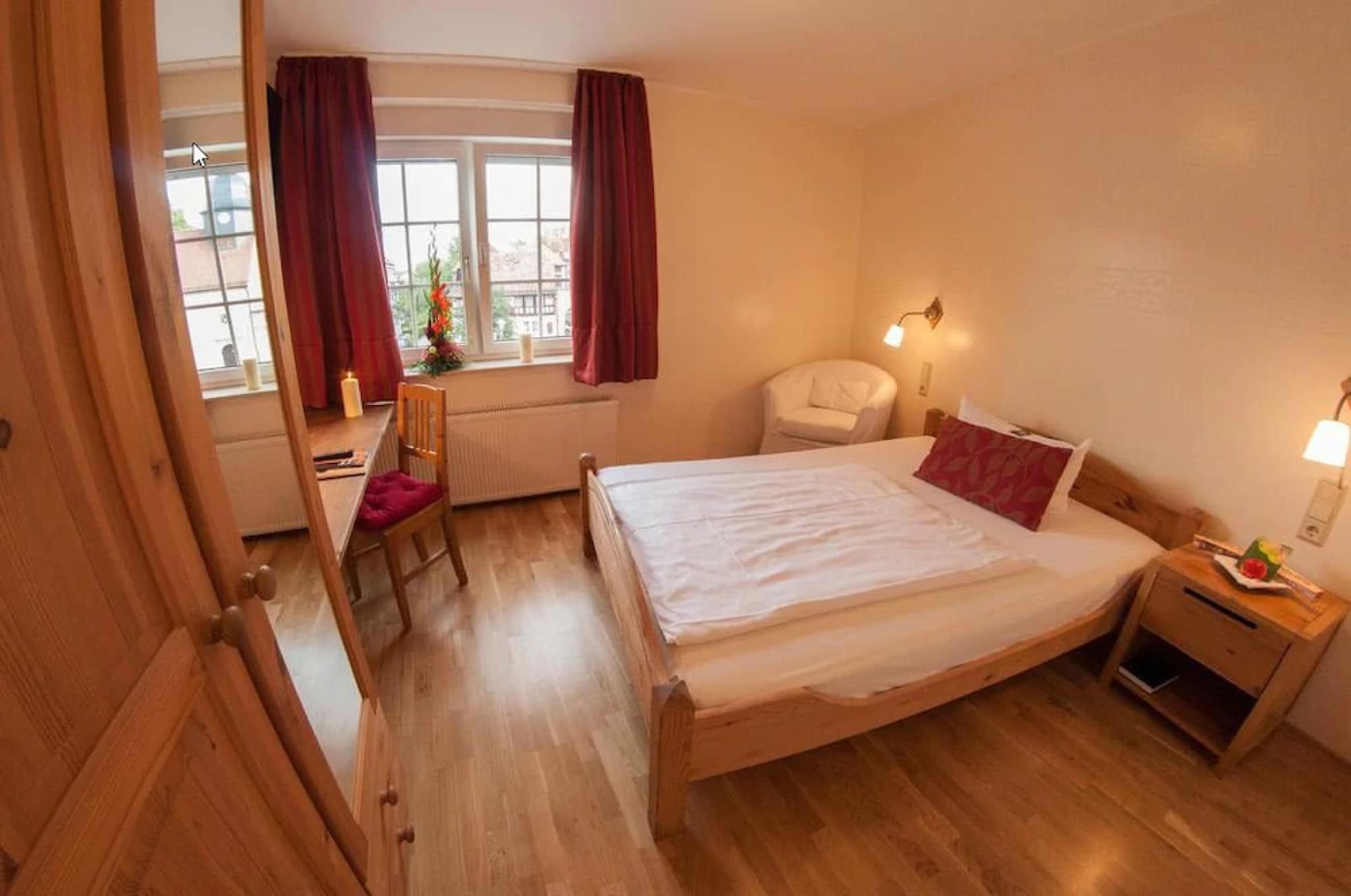 Standard, French Bed, Small
