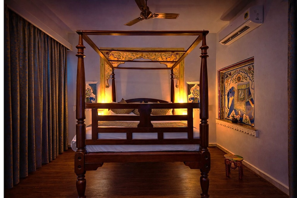 Hotel Swaroop Vilas 39/49