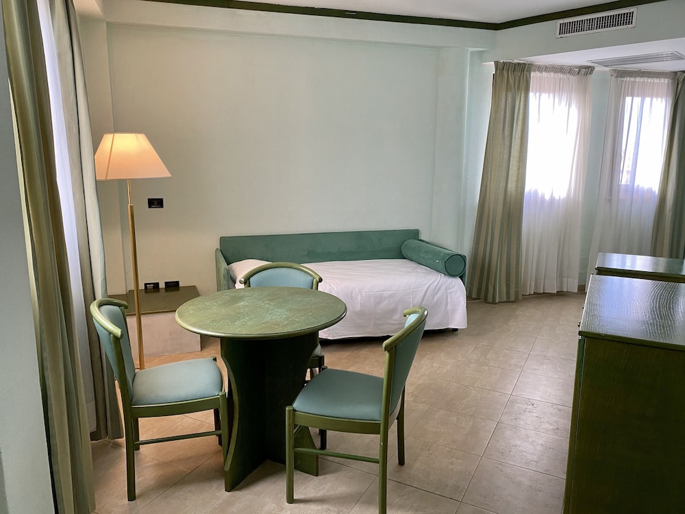 Park Hotel Imperatore Adriano 27/28