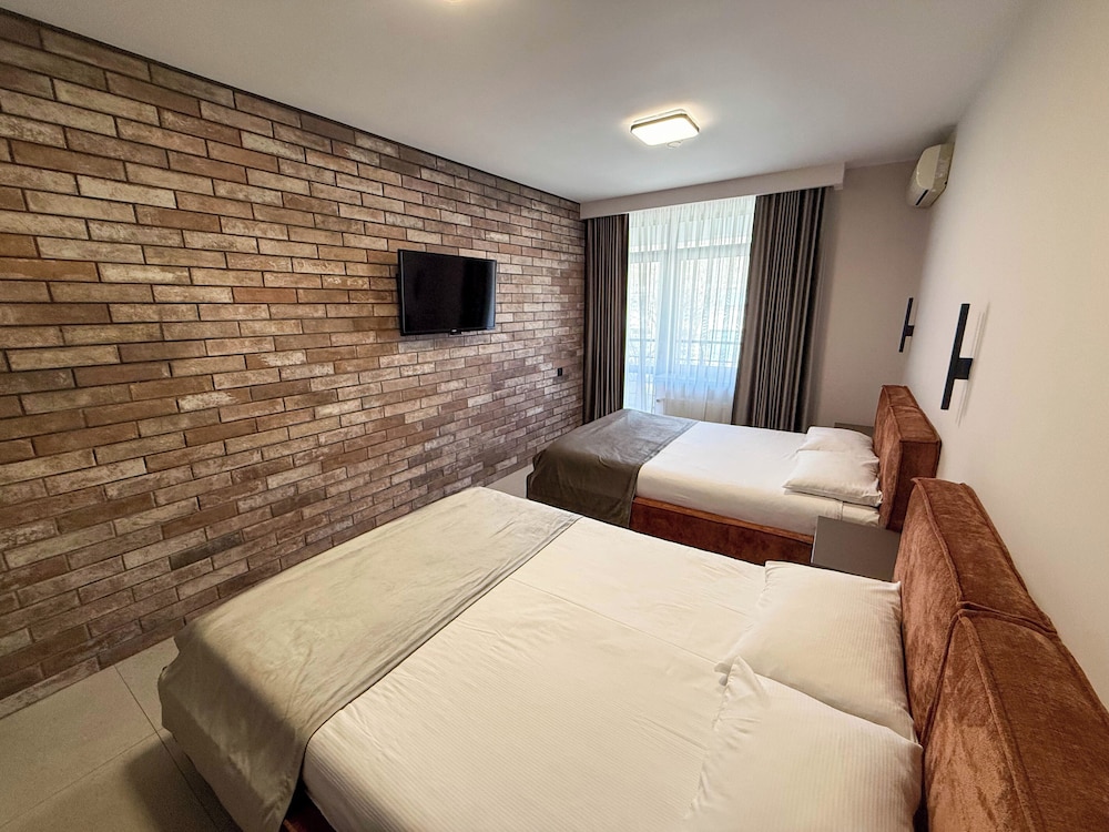 Komilfo Hotel 12/50