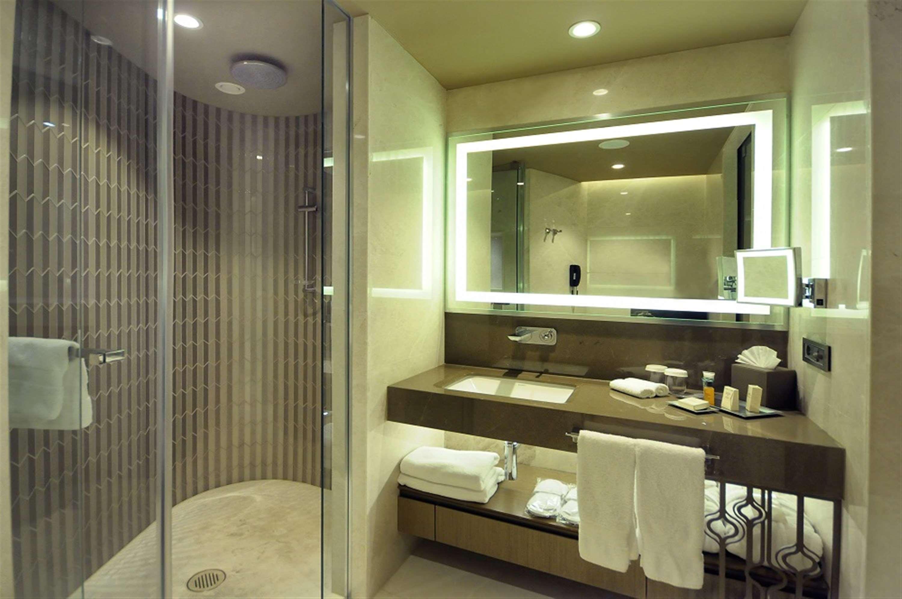 GUEST ROOM, TWIN BEDS