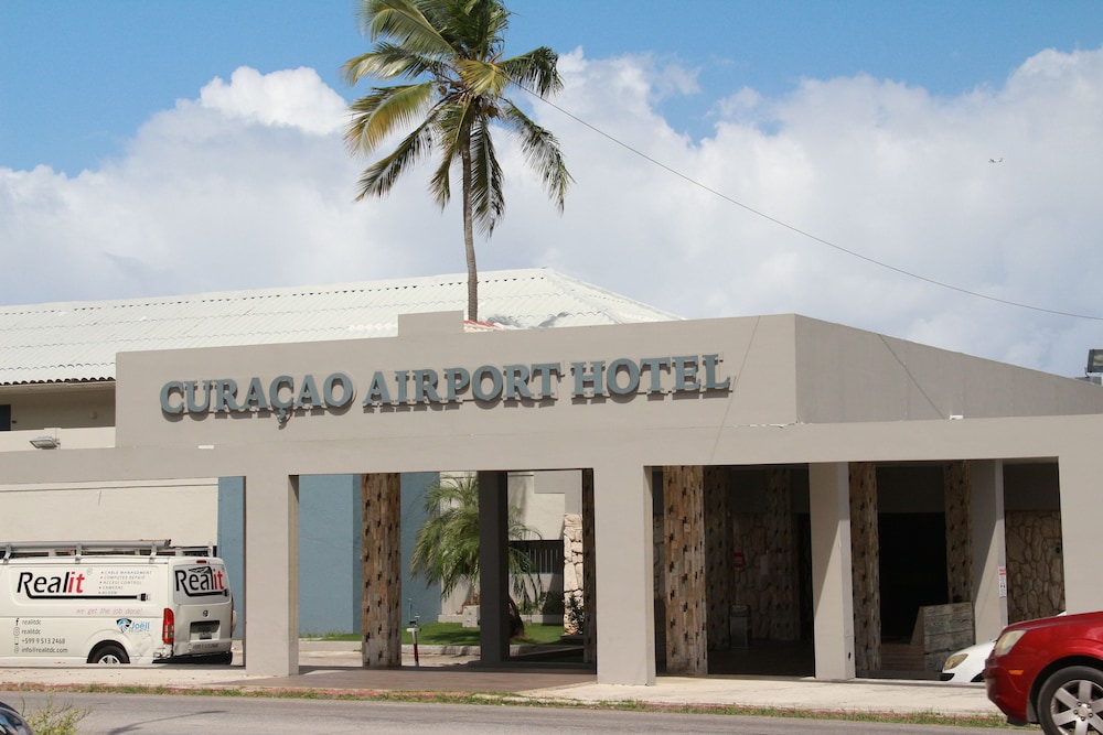 Curacao Airport Hotel 2/50