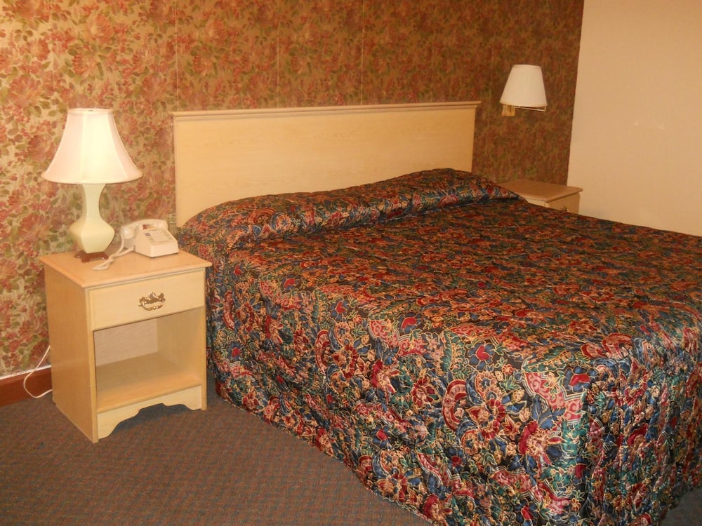 Red Carpet Inn 55/65