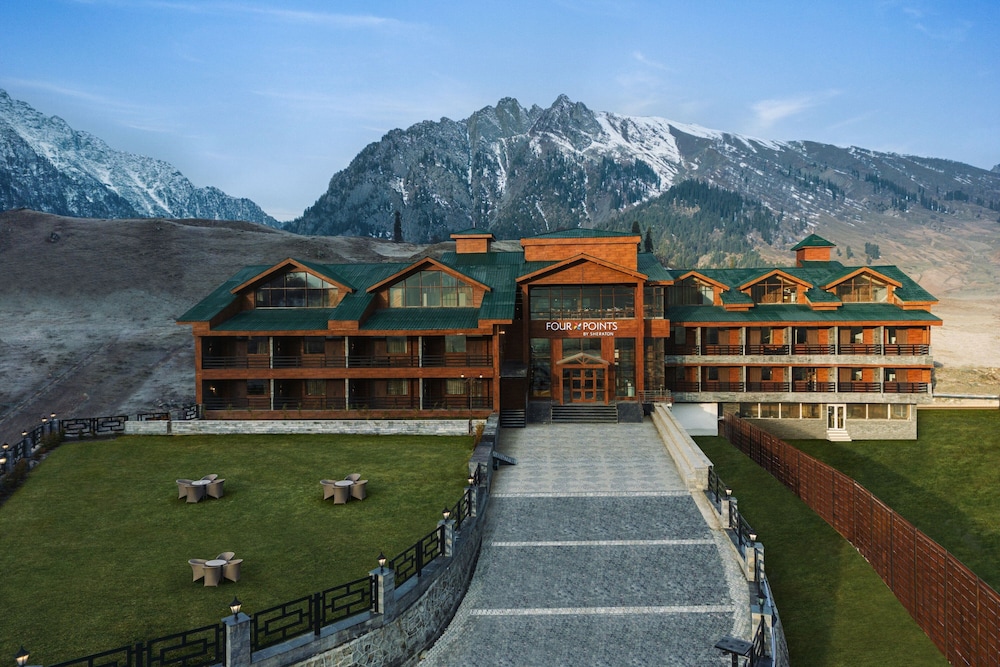 Four Points by Sheraton Sonmarg Resort 4/16