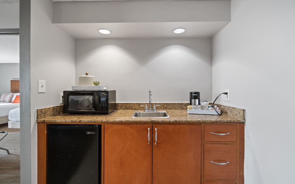 Four Points by Sheraton Charlotte 54/55
